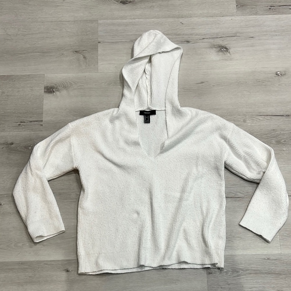Forever 21 White V-Neck Sweater Soft and Relaxed